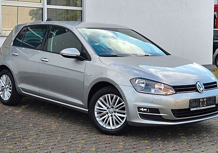 VW Golf Volkswagen VII Cup BMT /NAVI/PDC/SHZ/PARKASSIST