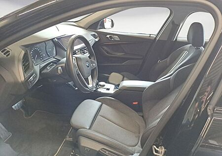 BMW 118i Sport Line *Shadow*LED*PDC*SHZ*DAB*Sportsit