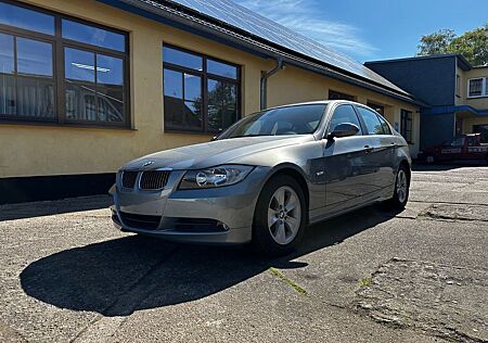 BMW 325i Limo 1. Hand