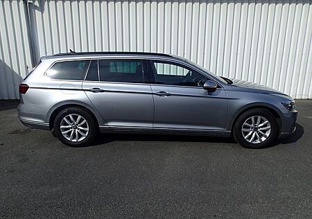 VW Passat Variant Volkswagen 2.0 TDI SCR DSG Elegance