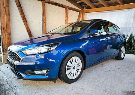 Ford Focus 1,0 EcoBoost Titanium Neuer Zahnriemen