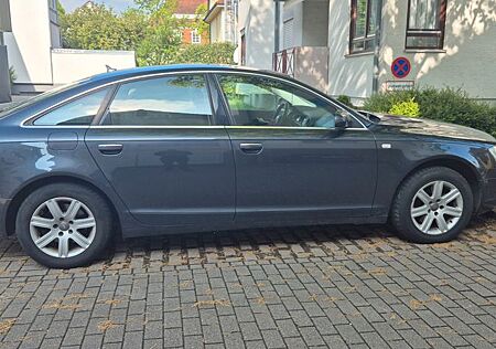 Audi A6 2.4 -
