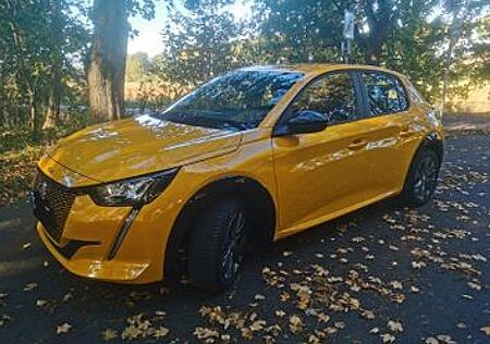 Peugeot 208 e- Active Pack, stylischer Elektroflitzer