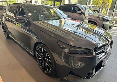 BMW M5 Touring0,5%Abs KeramikBremseUltimatePaketVoll