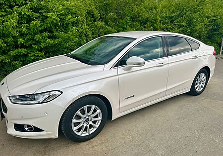 Ford Mondeo Hybrid Alcantara