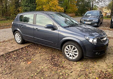 Opel Astra 1.6 Twinport Easytronic 77kW - Rentner