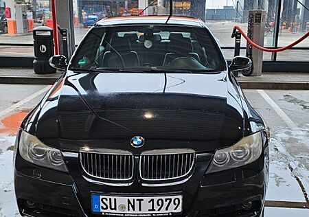 BMW 325i 325 - E 90 M-Paket+Automatik