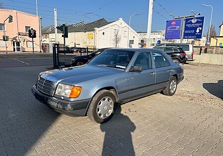 Mercedes-Benz E 300 * Schiebed.*H-Kennzeichen*Autom.*TÜV09/24