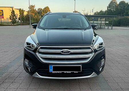 Ford Kuga 1,5 EcoBoost 4x4 129kW Titanium Autom. ...