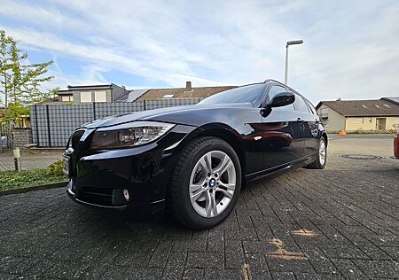 BMW 318i Touring -