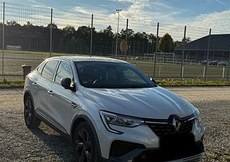 Renault Arkana R.S. Line TCe 160 EDC / 1. HAND