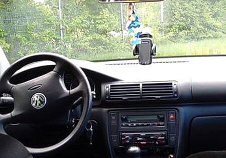 VW Passat Volkswagen 1.6 Family Family