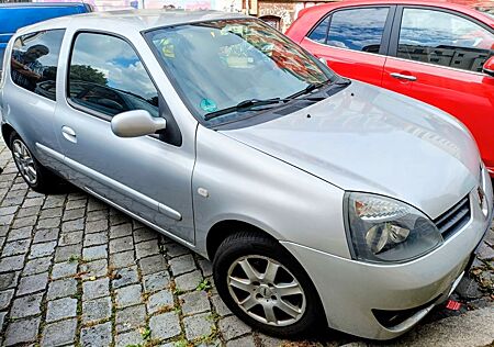Renault Clio Authentique 1.2 16V 55kW Authentique