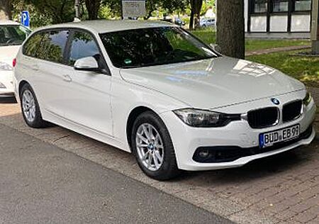 BMW 318i Touring -