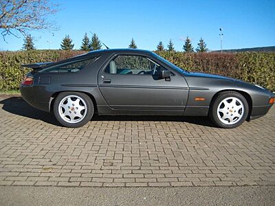 Porsche 928 S4
