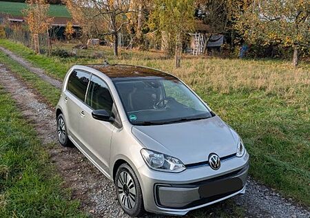 VW e-up! Volkswagen e-up! Edition 8-fach bereift Garantie 05/28