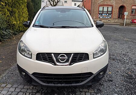 Nissan Qashqai 1.6 Liter Benziner 360° 4x2 Sitzheizung