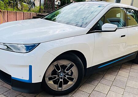 BMW iX xDrive40.DRIVING ASSISTANT PROFESSIONAL