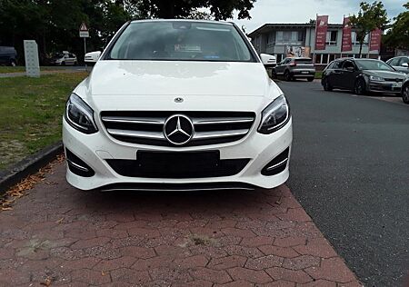 Mercedes-Benz B 180 DCT -