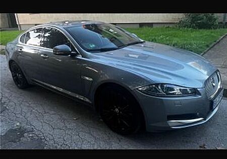 Jaguar XF 3.0 L V6 Diesel S -