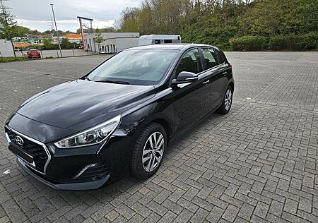 Hyundai i30 1.4 T TREND+NAVI+KAMERA+PDC+LICHTSENSOR