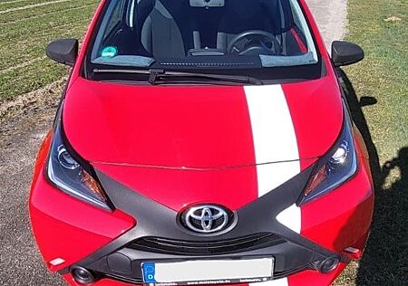 Toyota Aygo (X) Aygo (X) 1,0-l-VVT-i x x