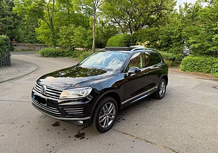 VW Touareg Volkswagen 3.0 V6 TDI SCR Tiptronic R-Line Paket