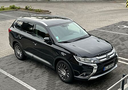 Mitsubishi Outlander 2.0 MIVEC ClearTec SUV-Star 2WD SU...