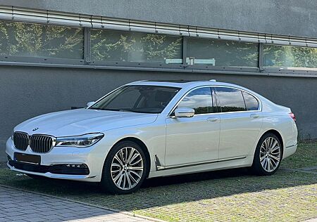 BMW 750i xDrive !Vollaustattung! orig. 89 TKM!