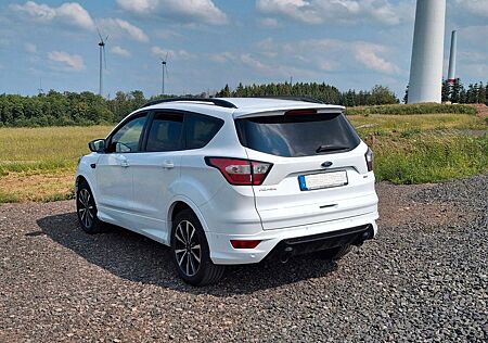Ford Kuga 2,0 TDCi 4x4 132kW ST-Line, sehr gut