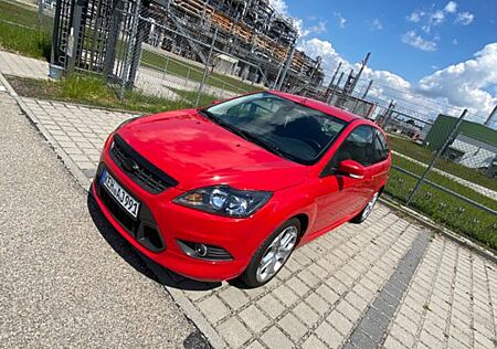 Ford Focus 2,0 ST Line keyless Go 8 Fach bereift