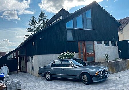 BMW 735i E23