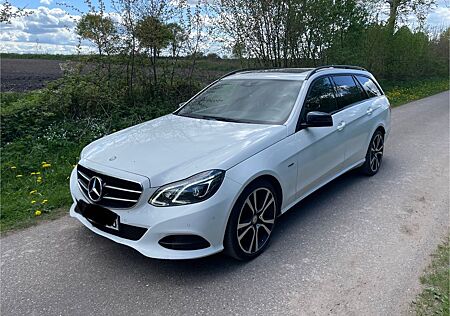Mercedes-Benz E 220 BlueTEC 4MATIC T Avantgarde Autom.