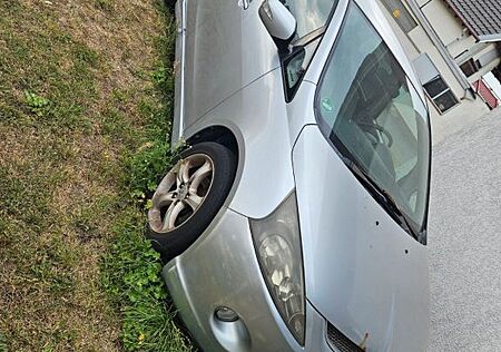 Mitsubishi Grandis 2.4 Intense 6-Sitzer Intense