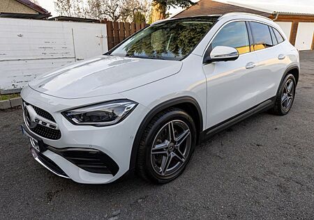 Mercedes-Benz GLA 250 4MATIC DCT -