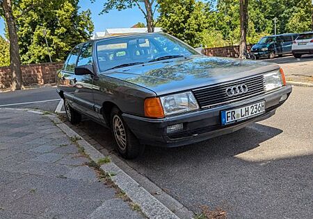 Audi 100