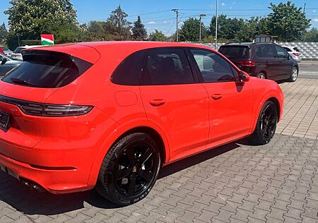 Porsche Cayenne Turbo 4.0 V8 Biturbo 550PS Approved
