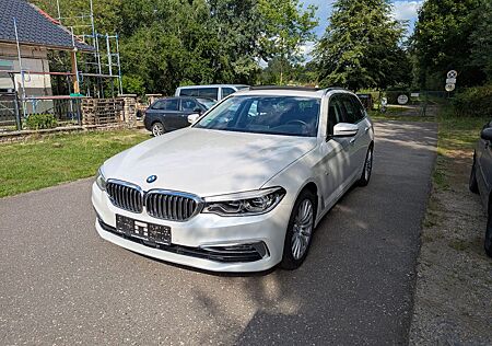 BMW 520d Touring A - Luxury line