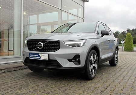 Volvo XC 40 XC40 B3 Plus Dark 2WD +LEDER+PANO+360°+PIXEL+AHK