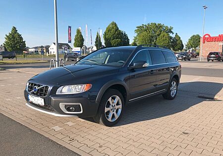 Volvo XC 70 XC70 D5 4WD Geartronic Summum