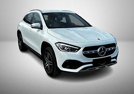 Mercedes-Benz GLA 220 2.0d 190PS AUTOMATIK NAVI CAM AHK S-HZG