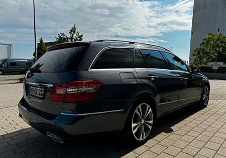 Mercedes-Benz E 220 CDI T BlueEFFICIENCY AVANTGARDE AVANTGARDE