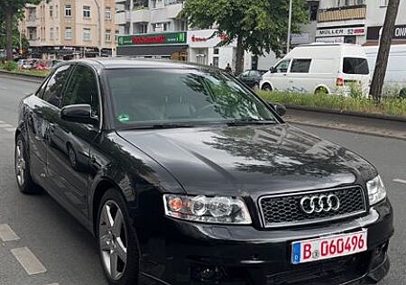 Audi A4 2.4 multitronic -
