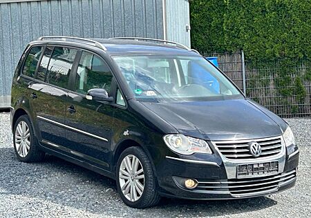 VW Touran Volkswagen Highline 1.4tsi ZIMT-LEDER