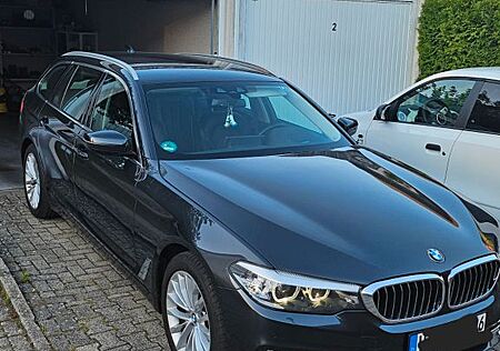 BMW 520d Touring Luxury Line / Automatik/ HUD