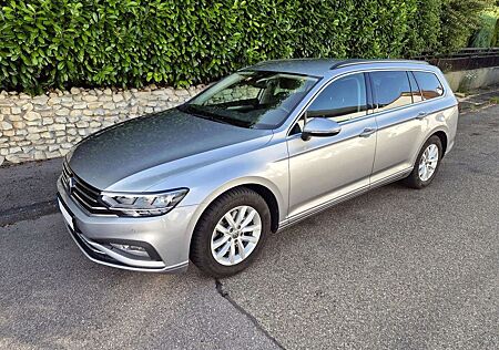VW Passat Variant Volkswagen 2.0 TDI DSG Business AHK TÜV Neu!