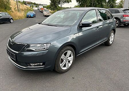 Skoda Rapid Spaceback Clever Xenon PDC Tempomat AHK