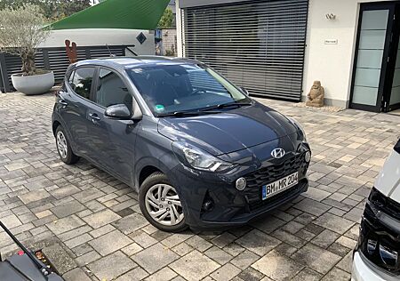 Hyundai i10 1.0 Ersthand scheckheftgepflegt und unfallfr