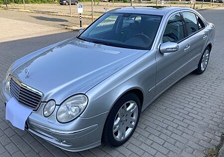 Mercedes-Benz E 500 AVANTGARDE Top Ausstattung viel investiert