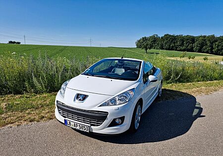 Peugeot 207 CC 120 Cabrio gepflegter Zustand, weiß
